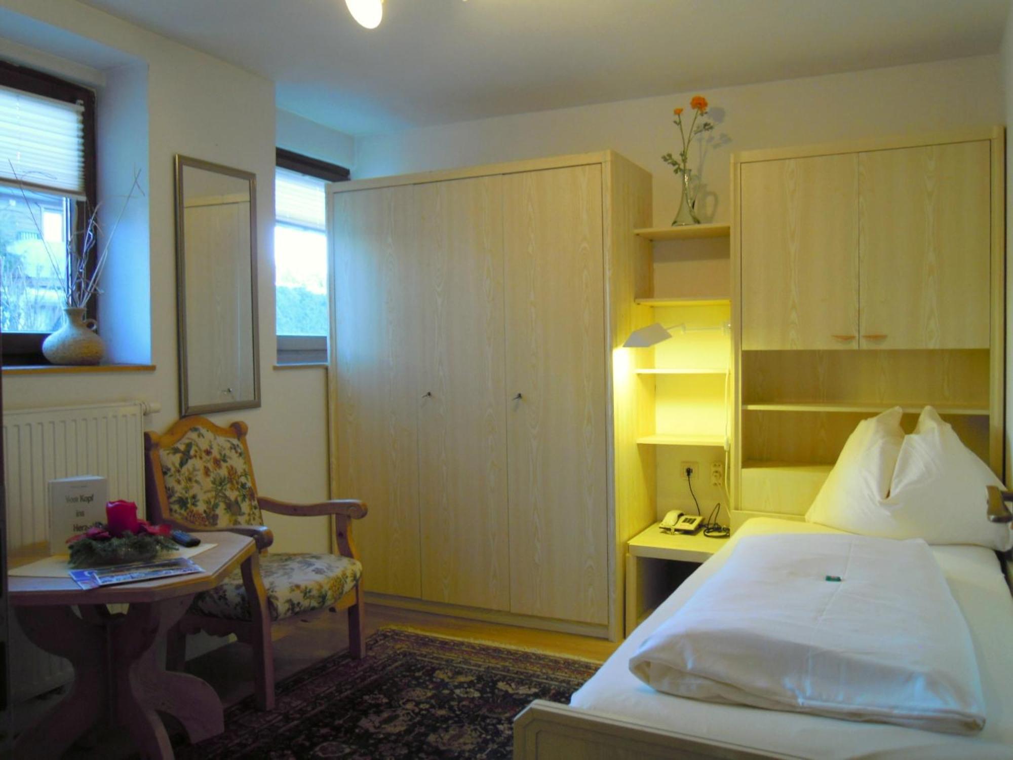 Hotel Garni Alpenland Altenmarkt im Pongau Oda fotoğraf