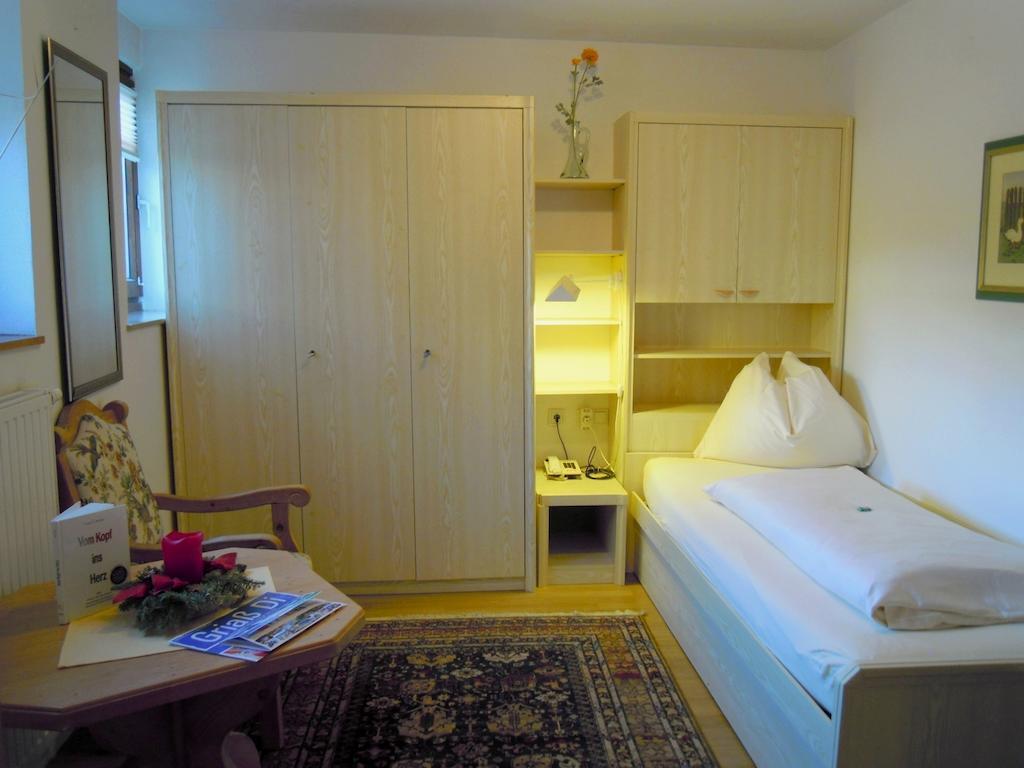 Hotel Garni Alpenland Altenmarkt im Pongau Oda fotoğraf
